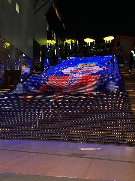 駅階段プロジェクション